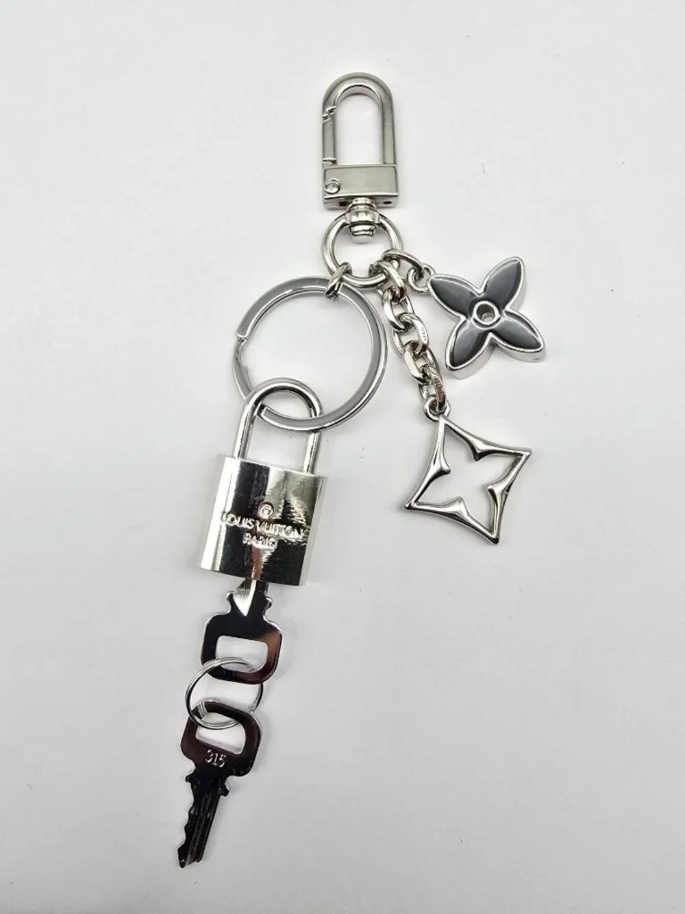 Authentic Louis Vuitton Silver Padlock 🔒 Key Set w/ Unbranded Clover Bag Charm